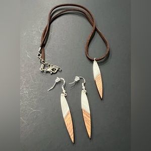 Sale!! 😍Hand made resin and wood effect Necklace with matching earrings